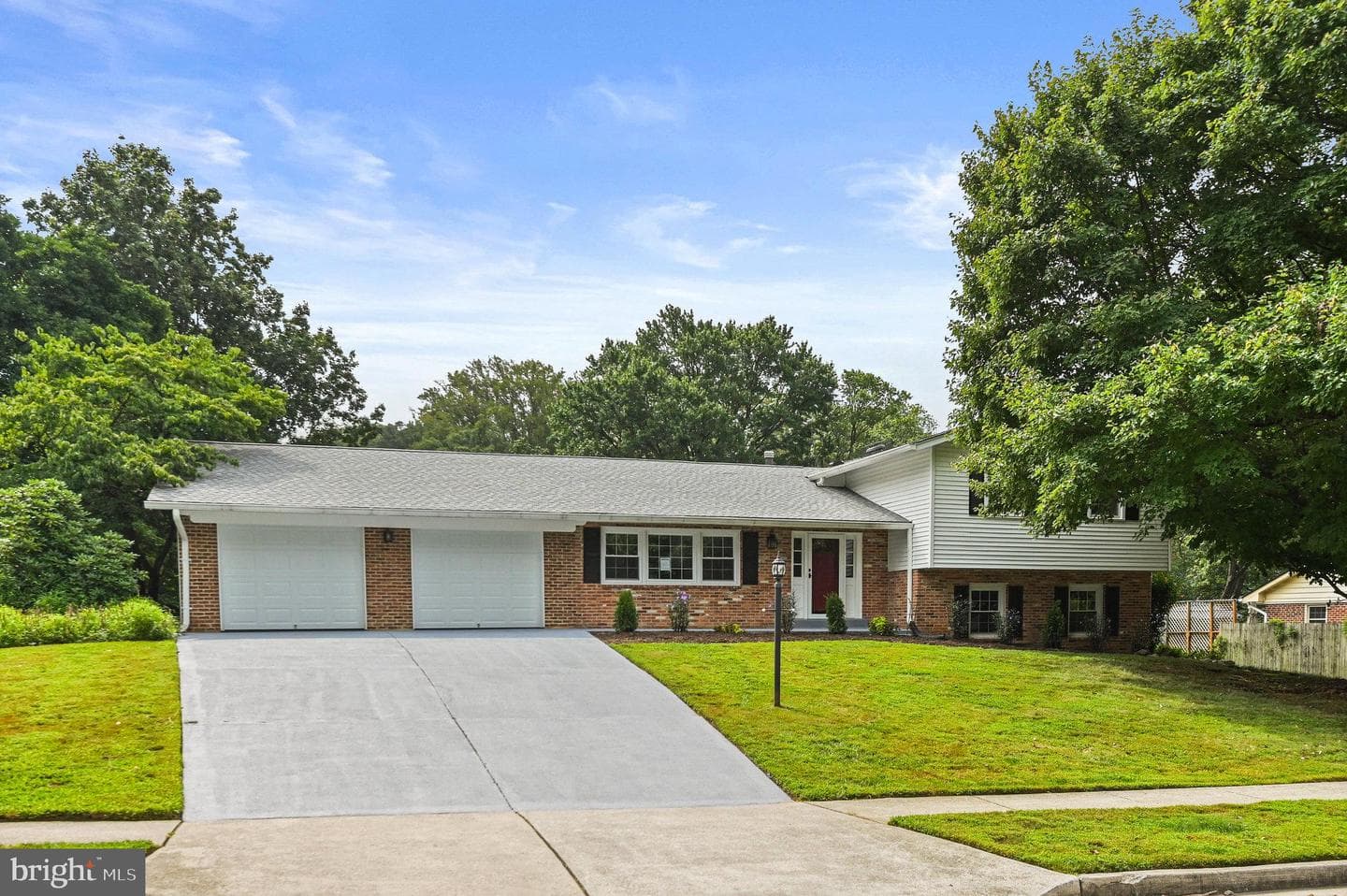 2509 Lakevale Drive photo 1