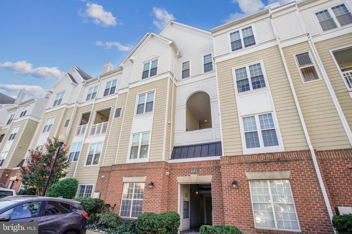 2111 Highcourt Lane #302 photo 1