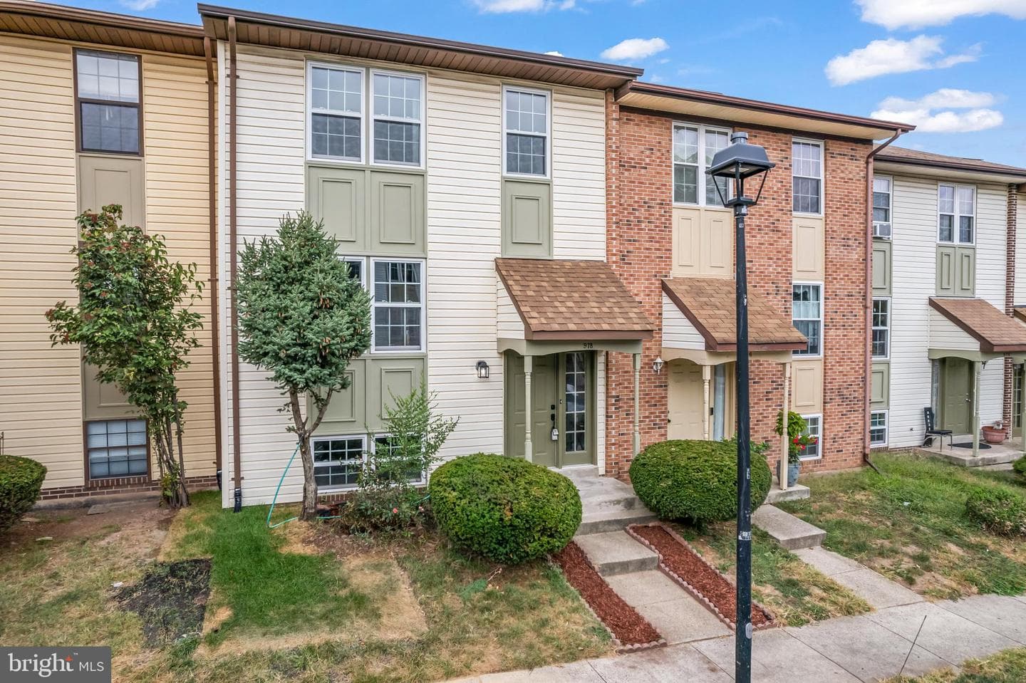 978 Branch Drive photo 1