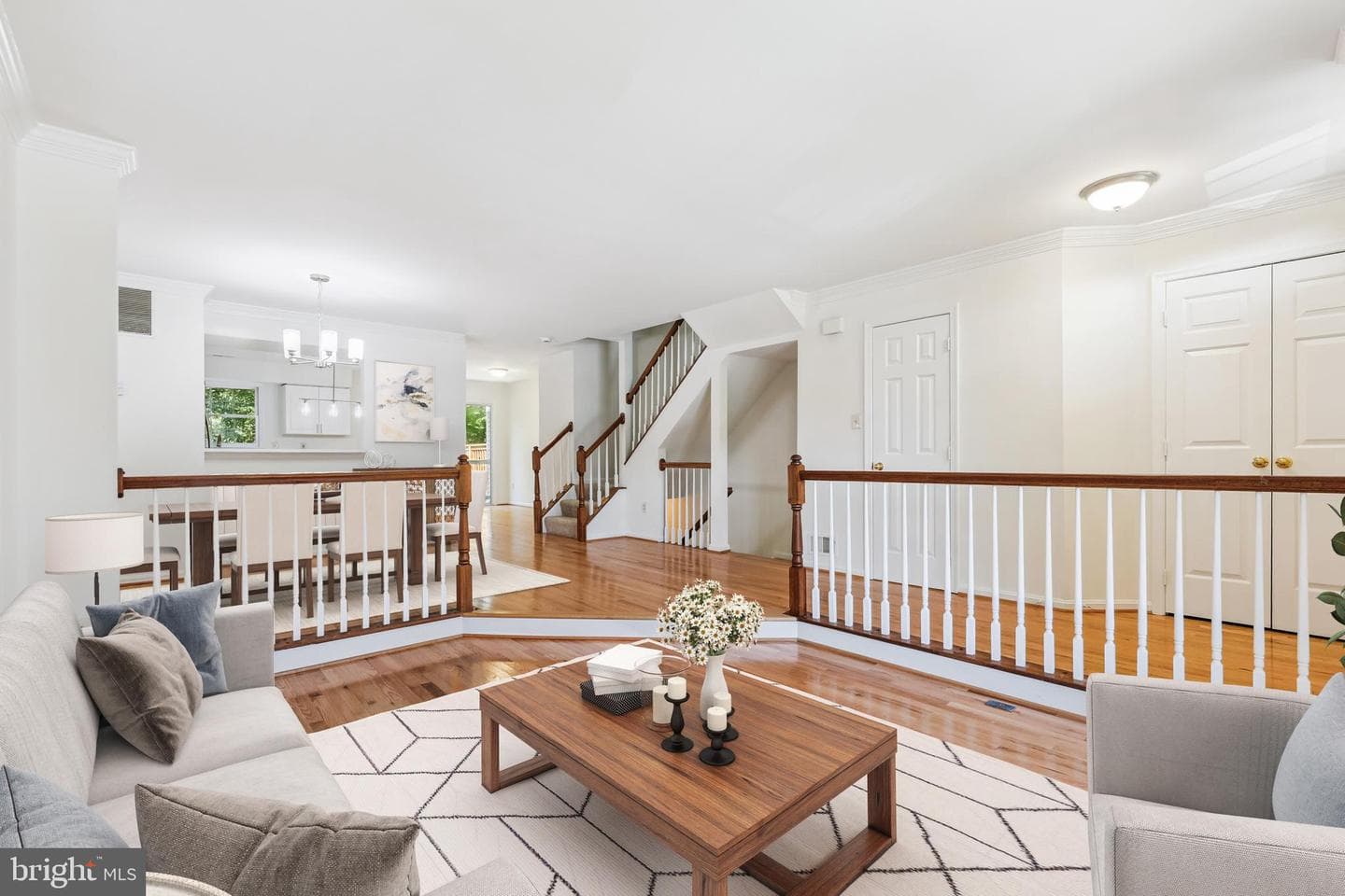 8840 Eagle Rock Lane photo 1