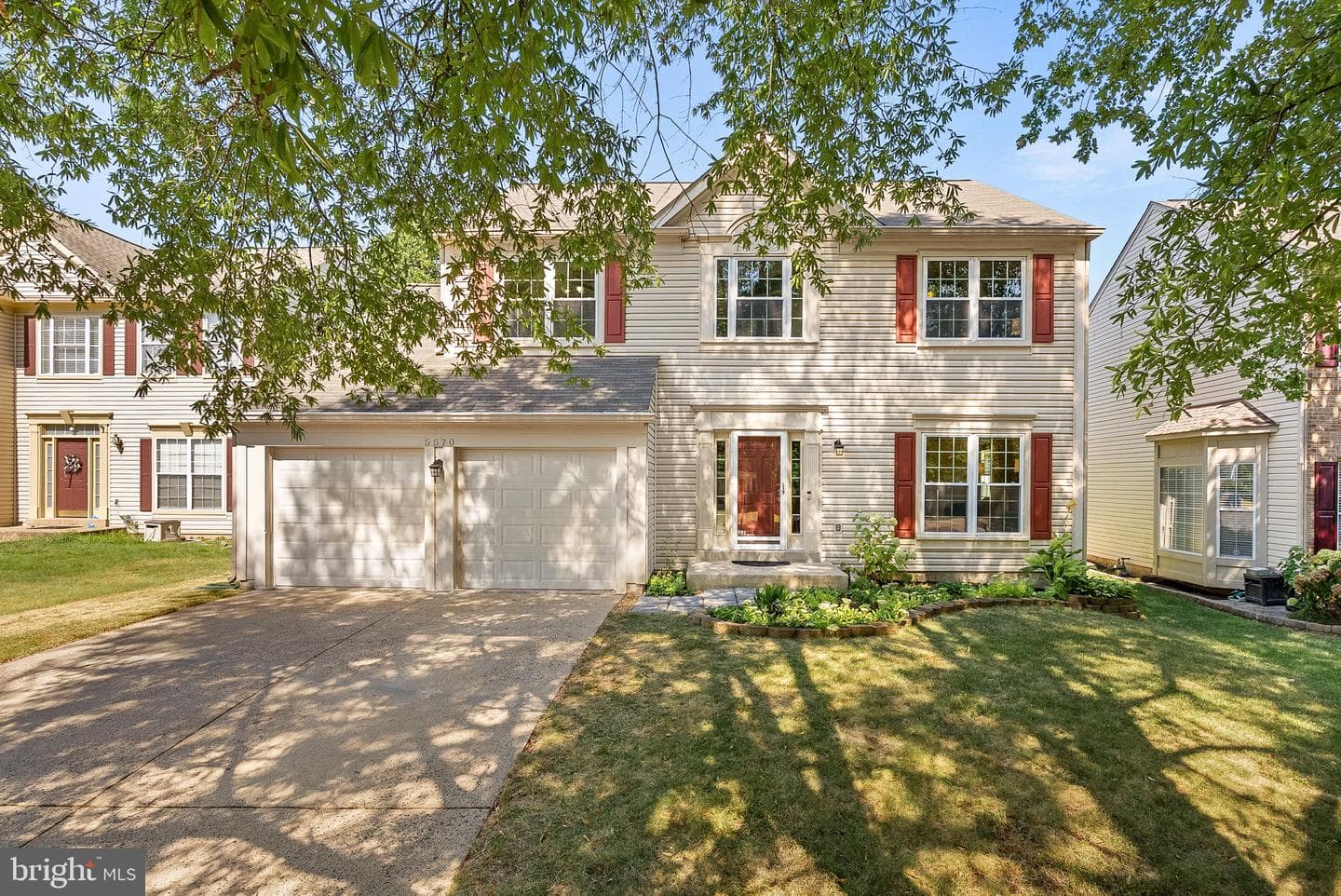 5570 Village Center Drive photo 1