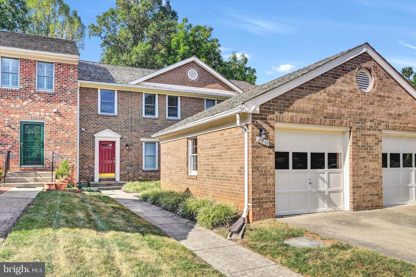 2918 Oakborough Square photo 1