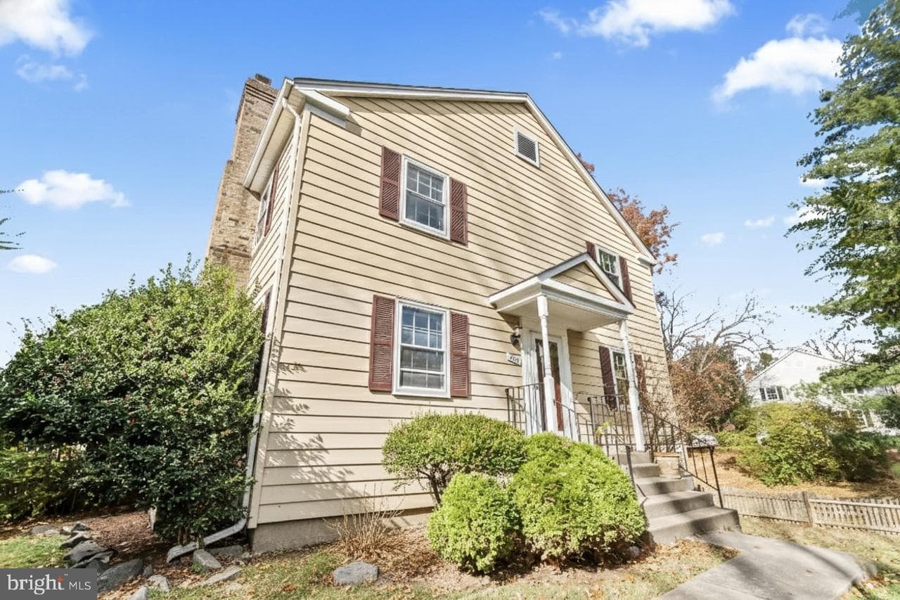 312 Holly Court photo 1