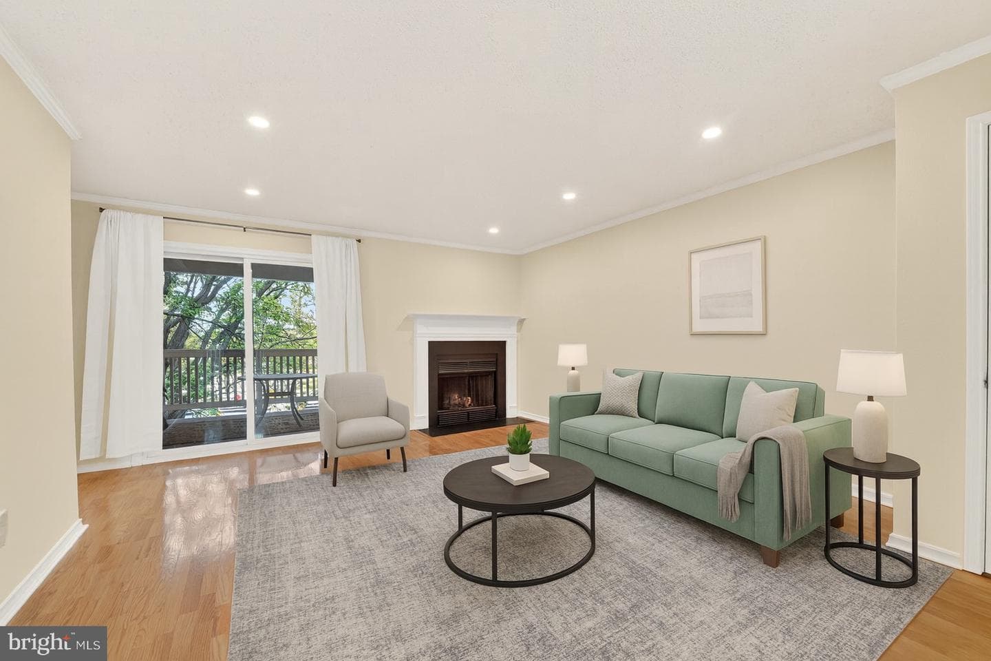 1541 Lincoln Way #201a photo 1