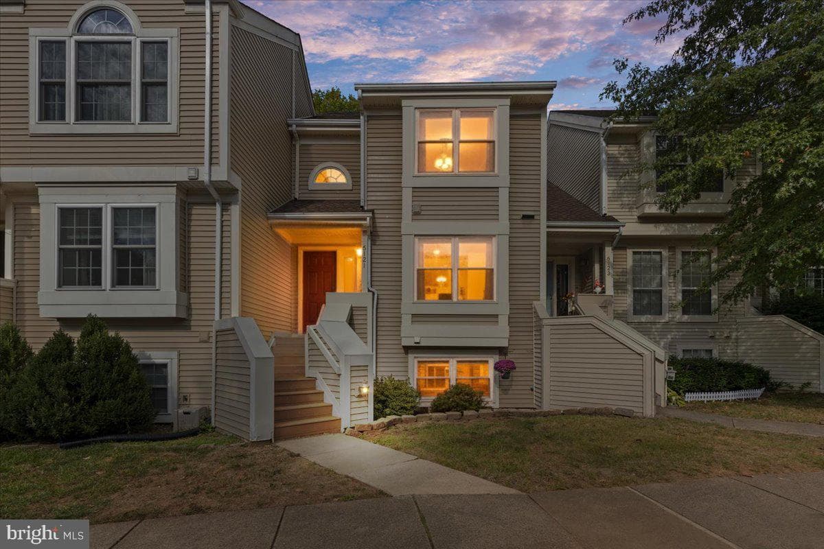 6121 Stonepath Circle photo 1