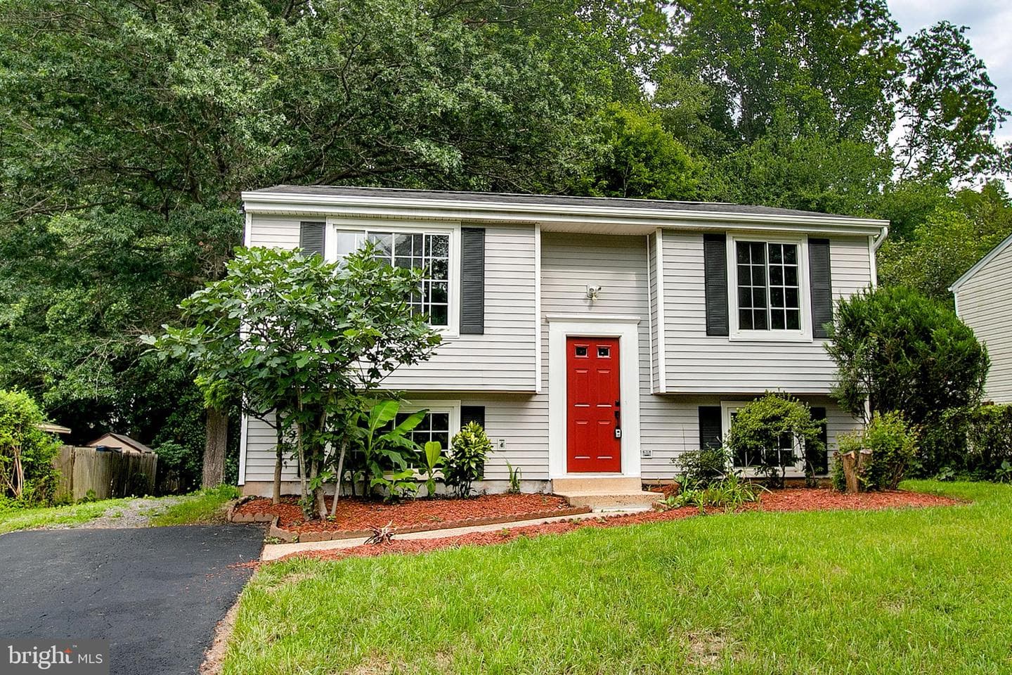 5377 Laura Belle Lane photo 1