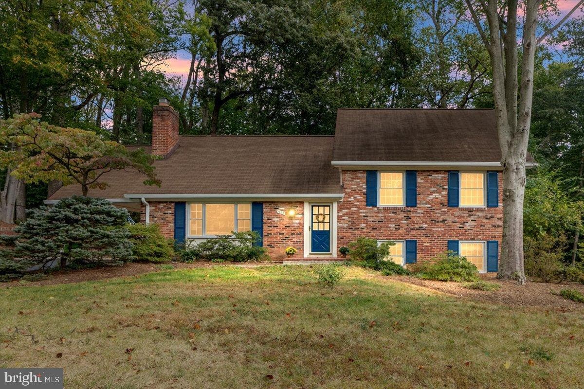 5025 Kingston Drive photo 1