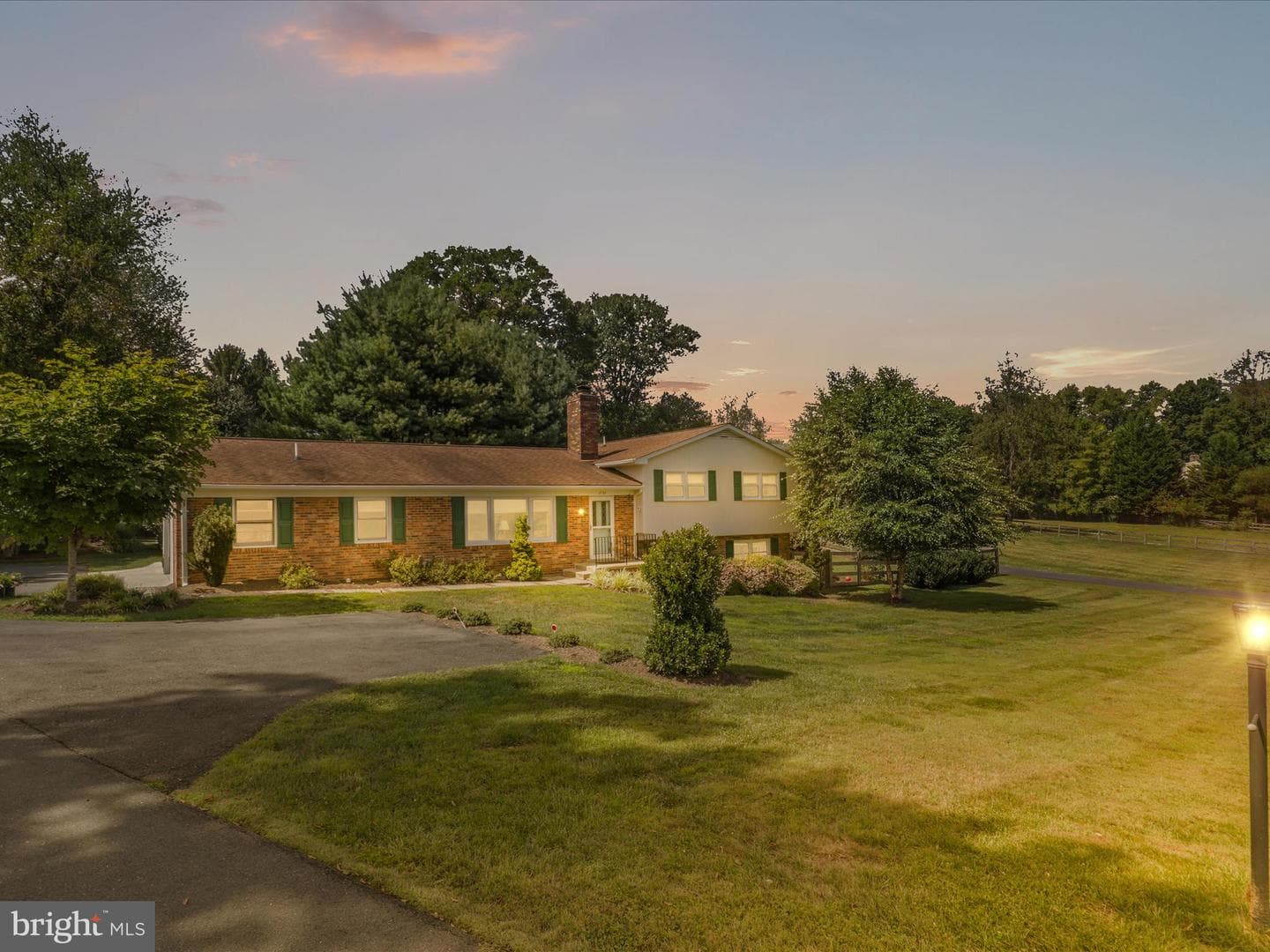 2736 Calkins Road photo 1