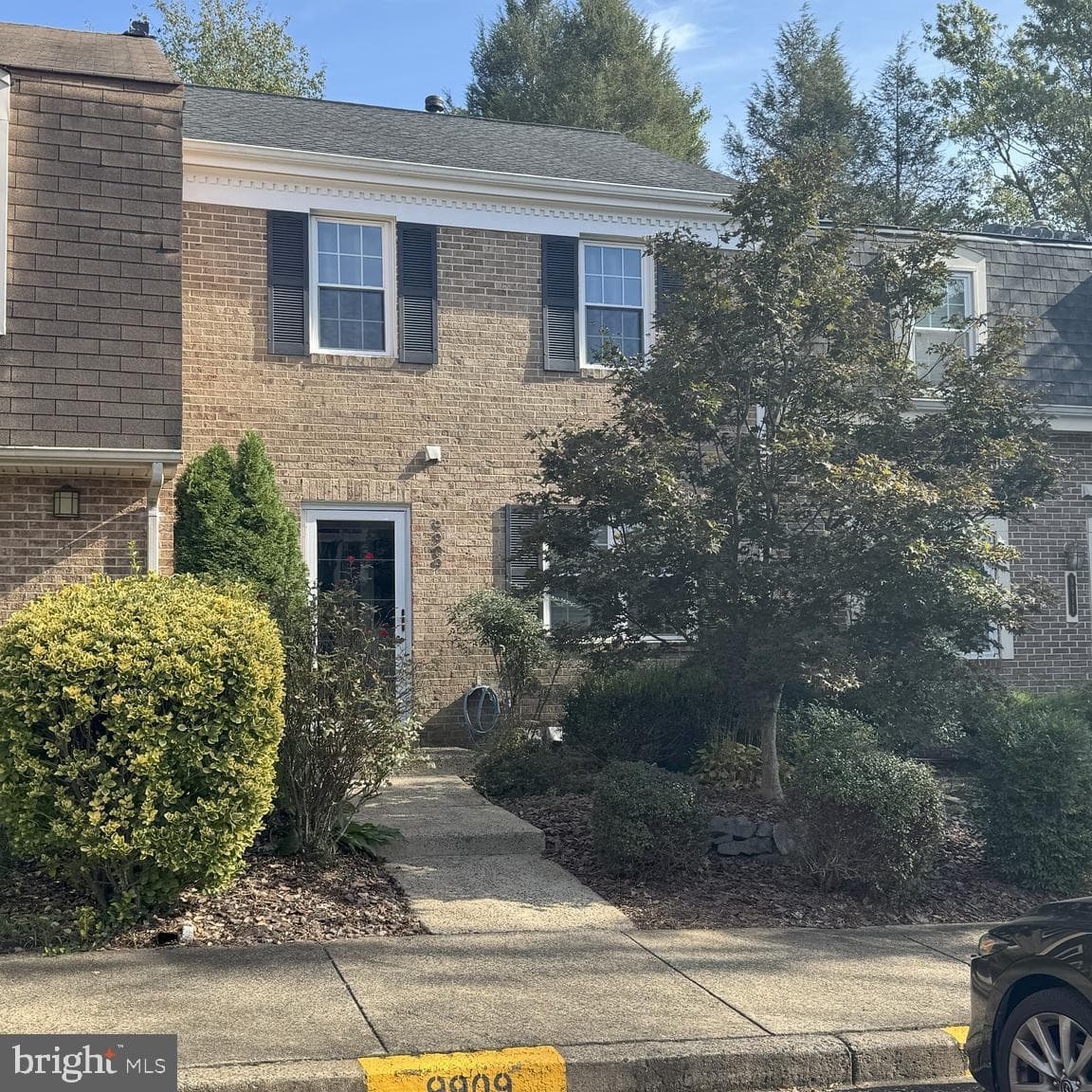 9909 Lakepointe Drive photo 1