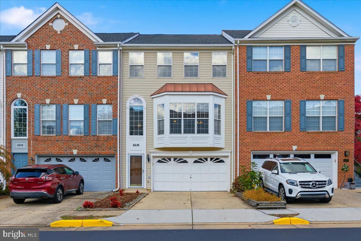 6636 Hunter Creek Lane photo 1