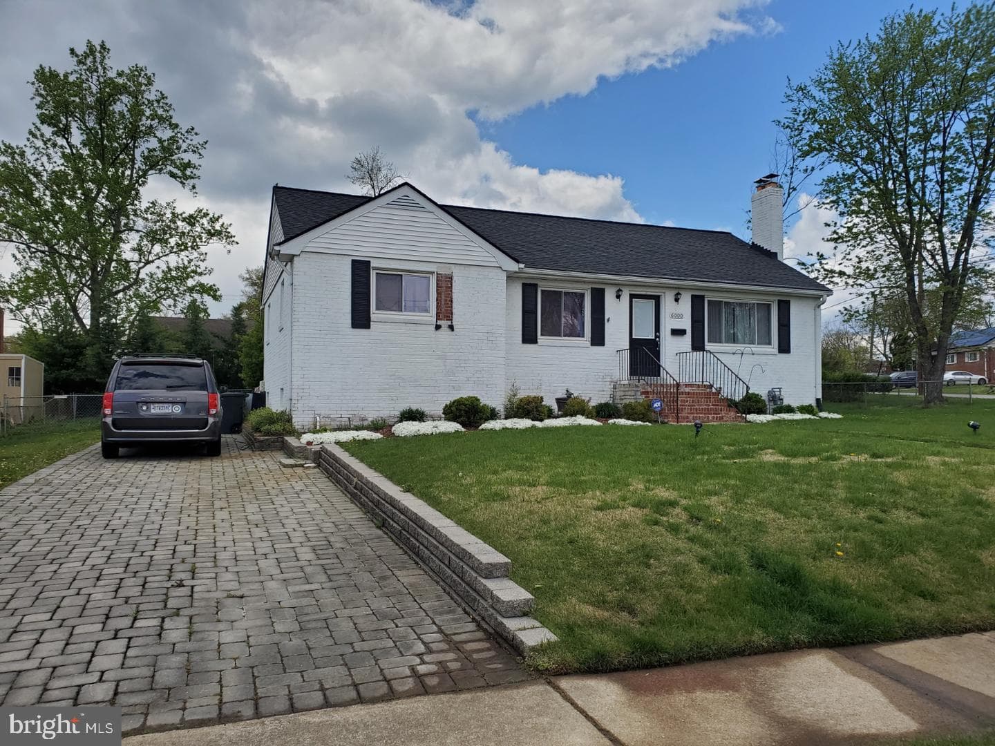 6000 Grayson Street photo 1