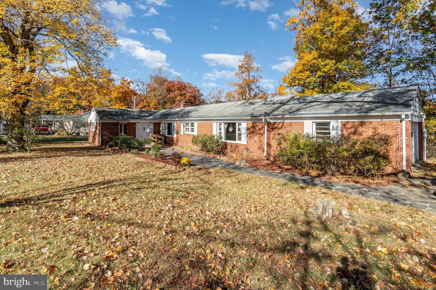 6478 Woodridge Road photo 1
