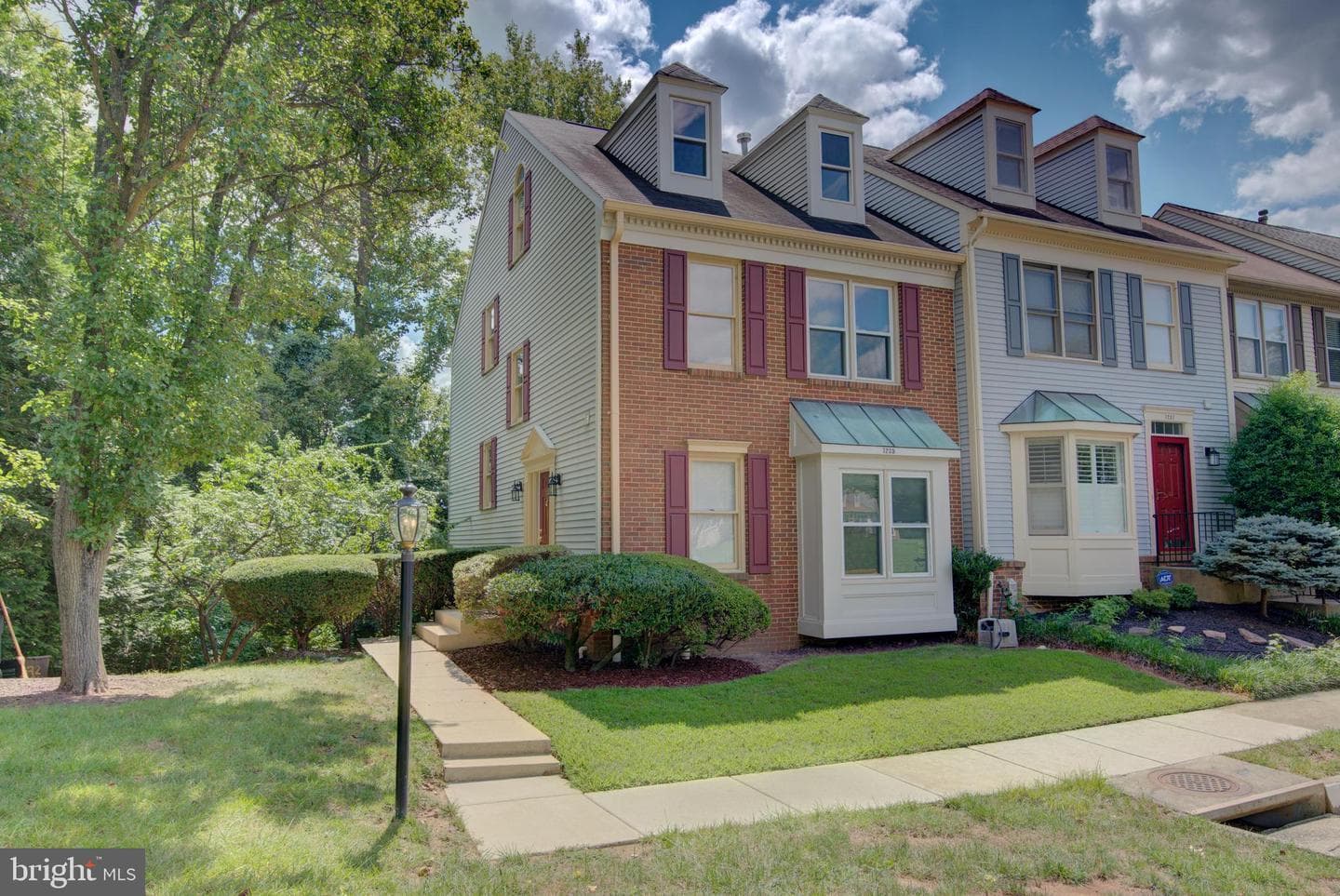 7235 Worsley Way photo 1
