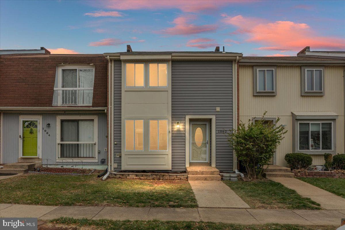 1062 Knight Lane photo 1