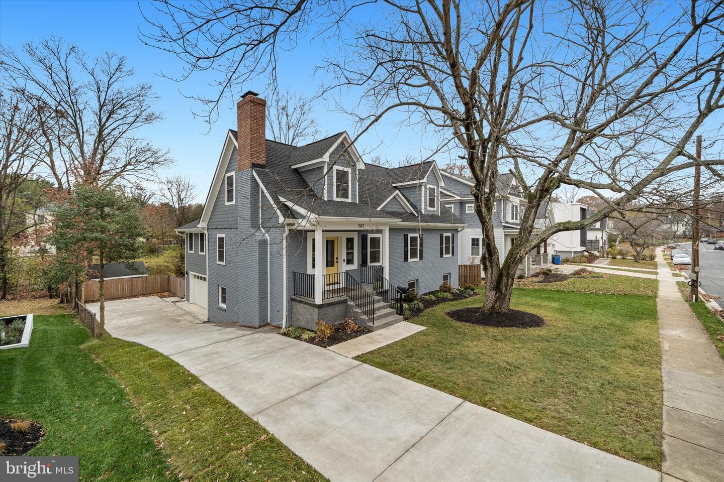 707 Meadow Lane SW photo 1