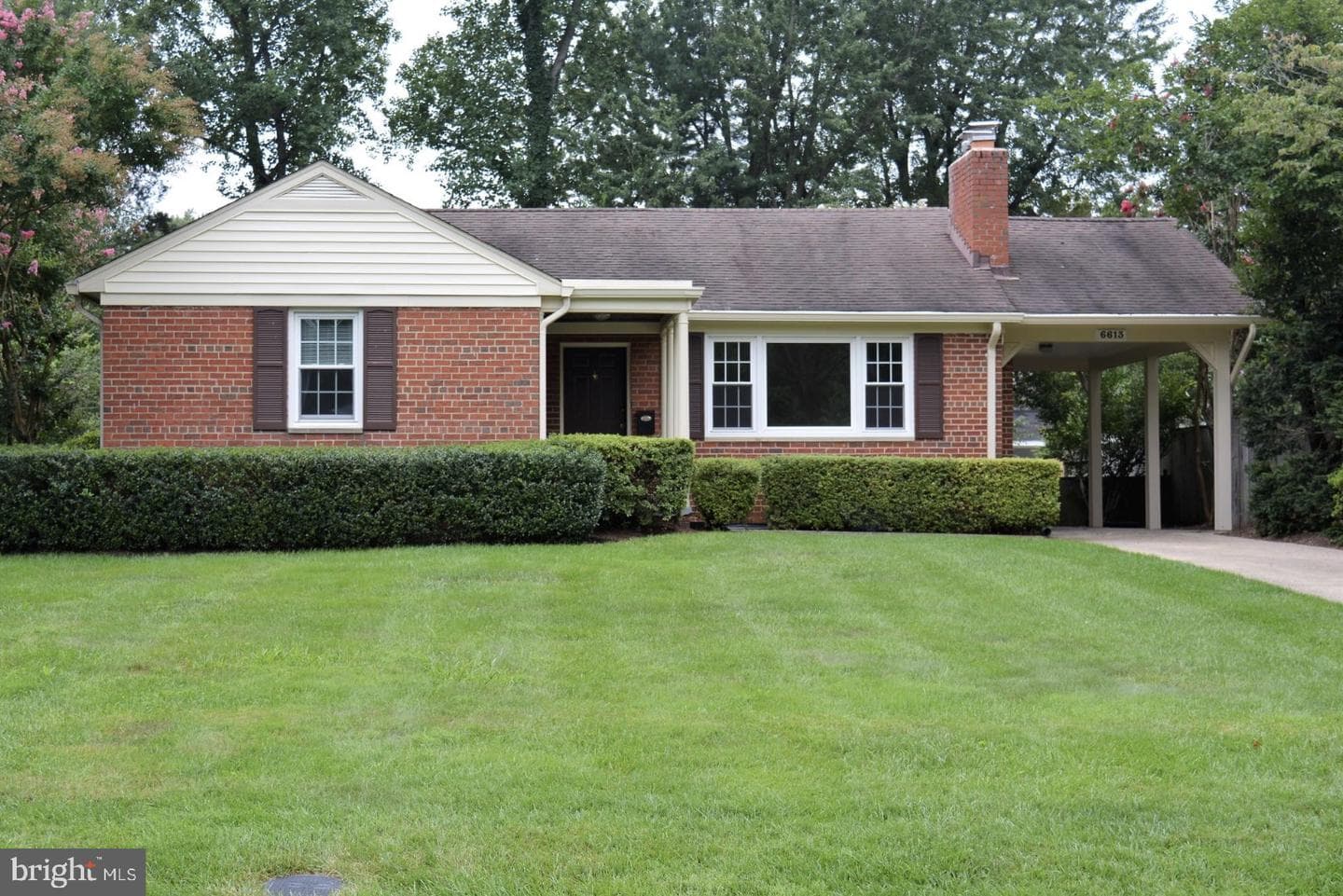 6613 Chesterfield Avenue photo 1