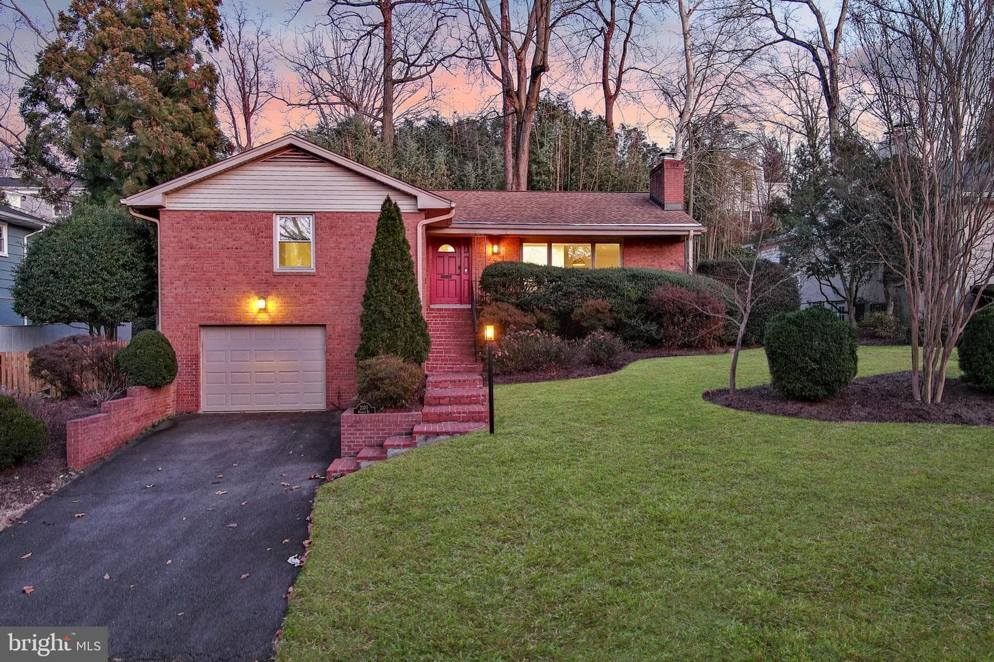 2320 Windsor Road photo 1