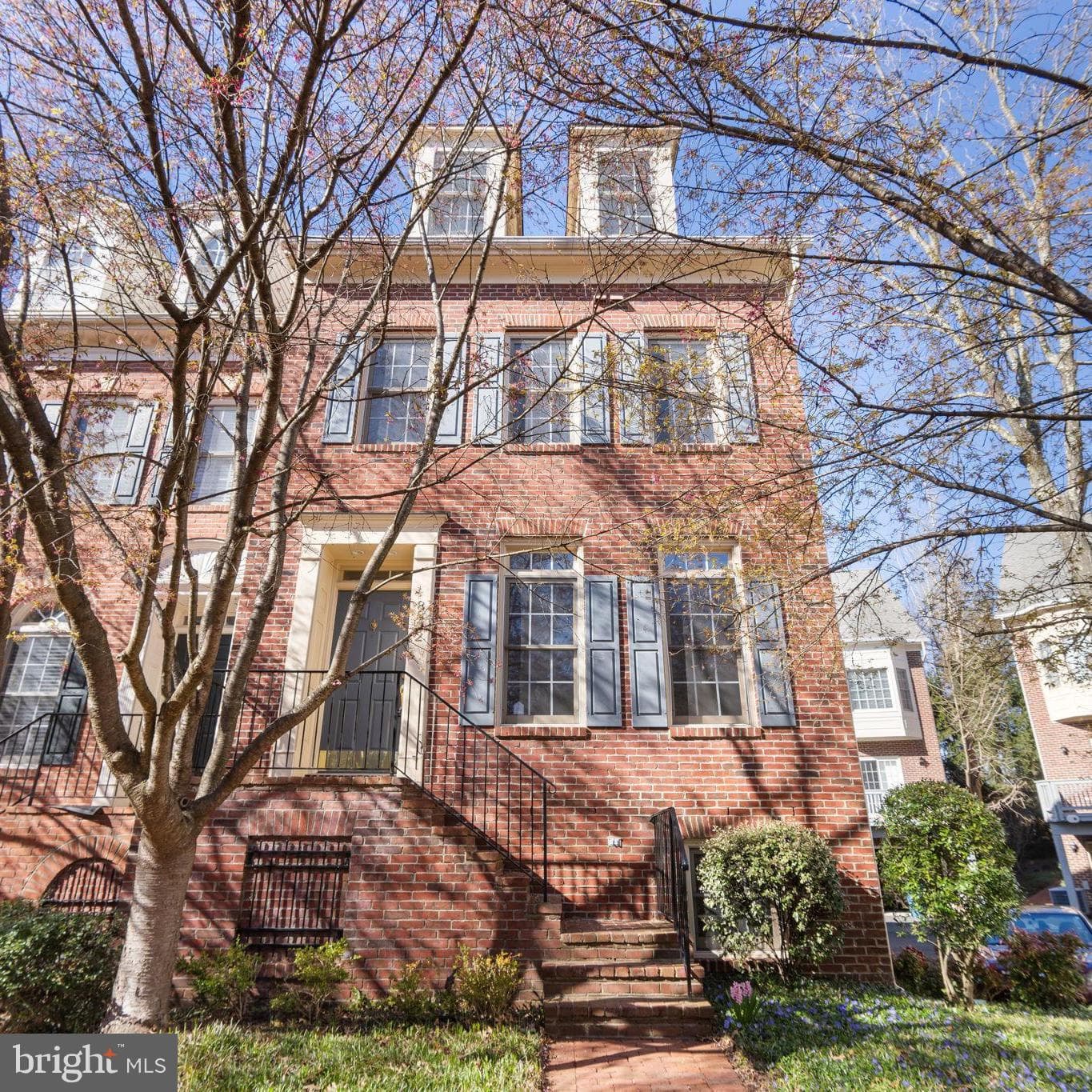 8882 Ashgrove House Lane