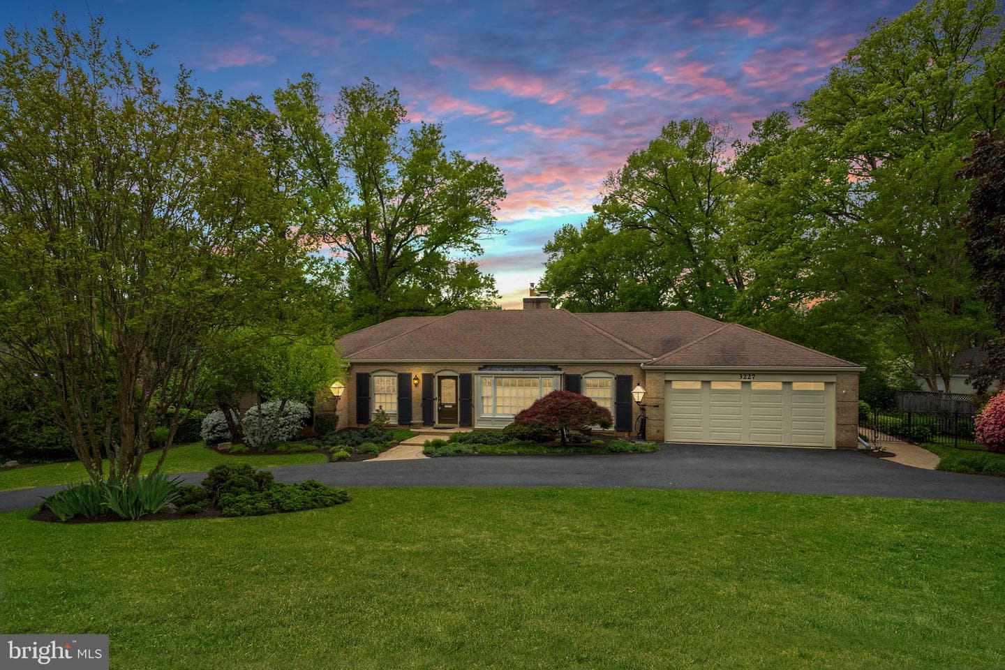 3227 Valley Lane