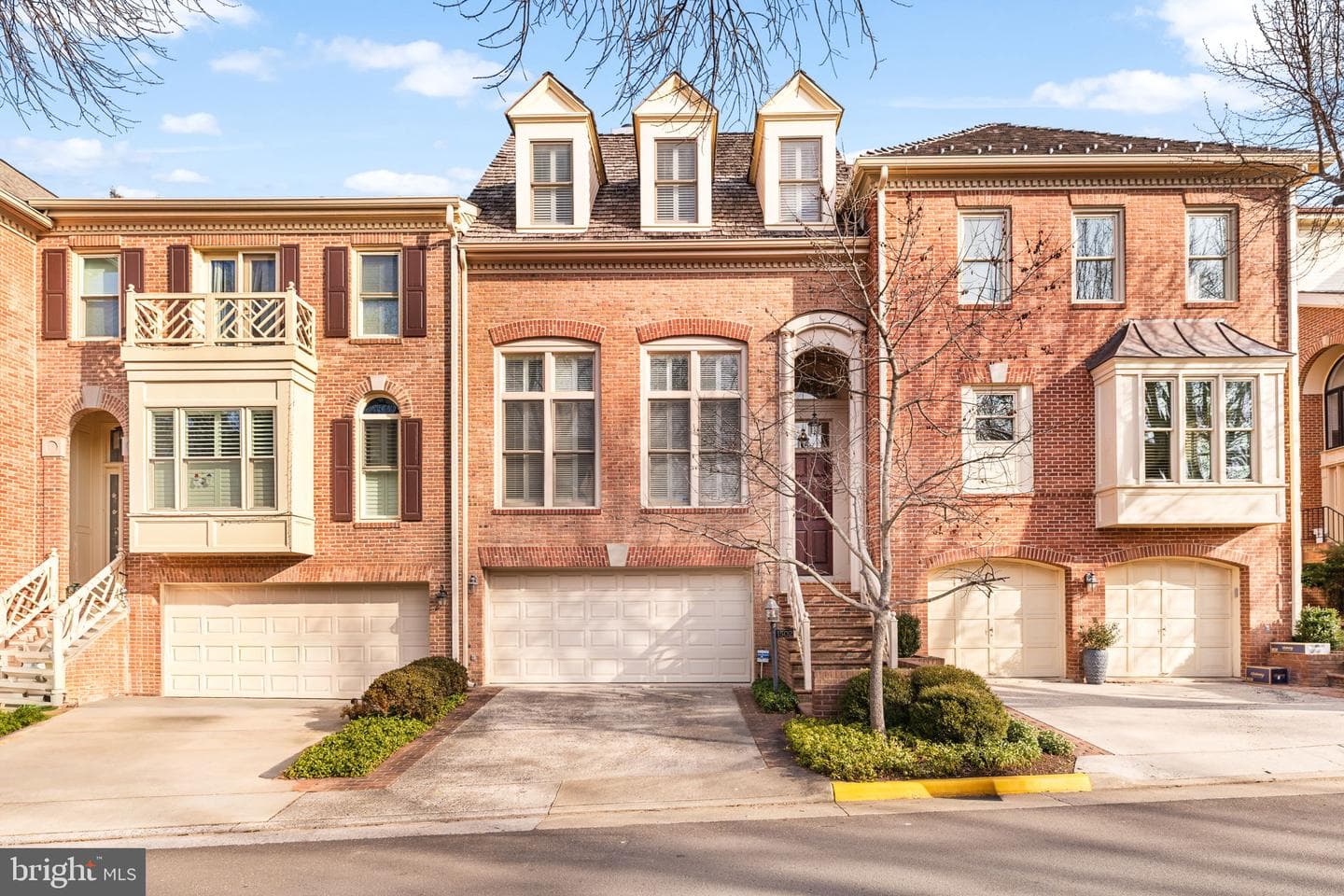1502 Hampton Hill Circle photo 1