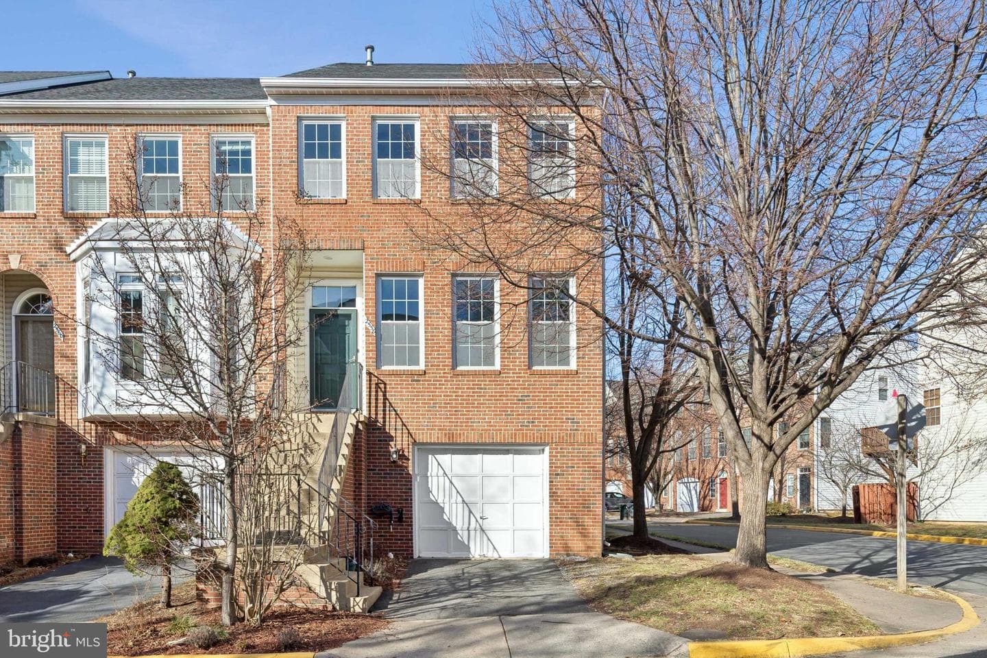 2558 James Monroe Circle photo 1