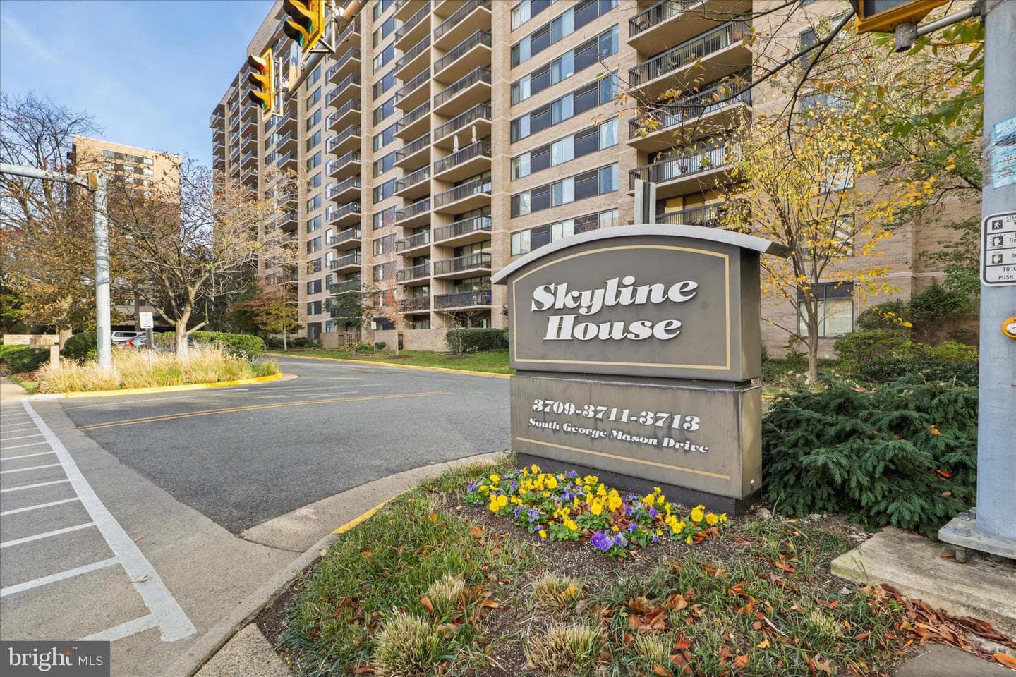 3713 S George Mason Drive #1605w photo 1