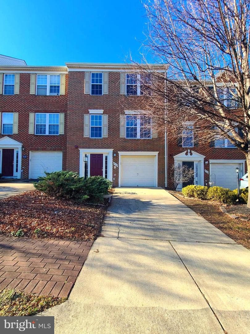 8118 Horseshoe Cottage Circle photo 1