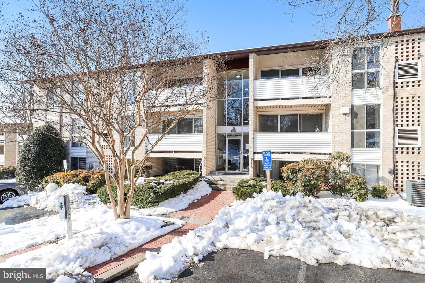 5612 Bloomfield Drive #204 photo 1