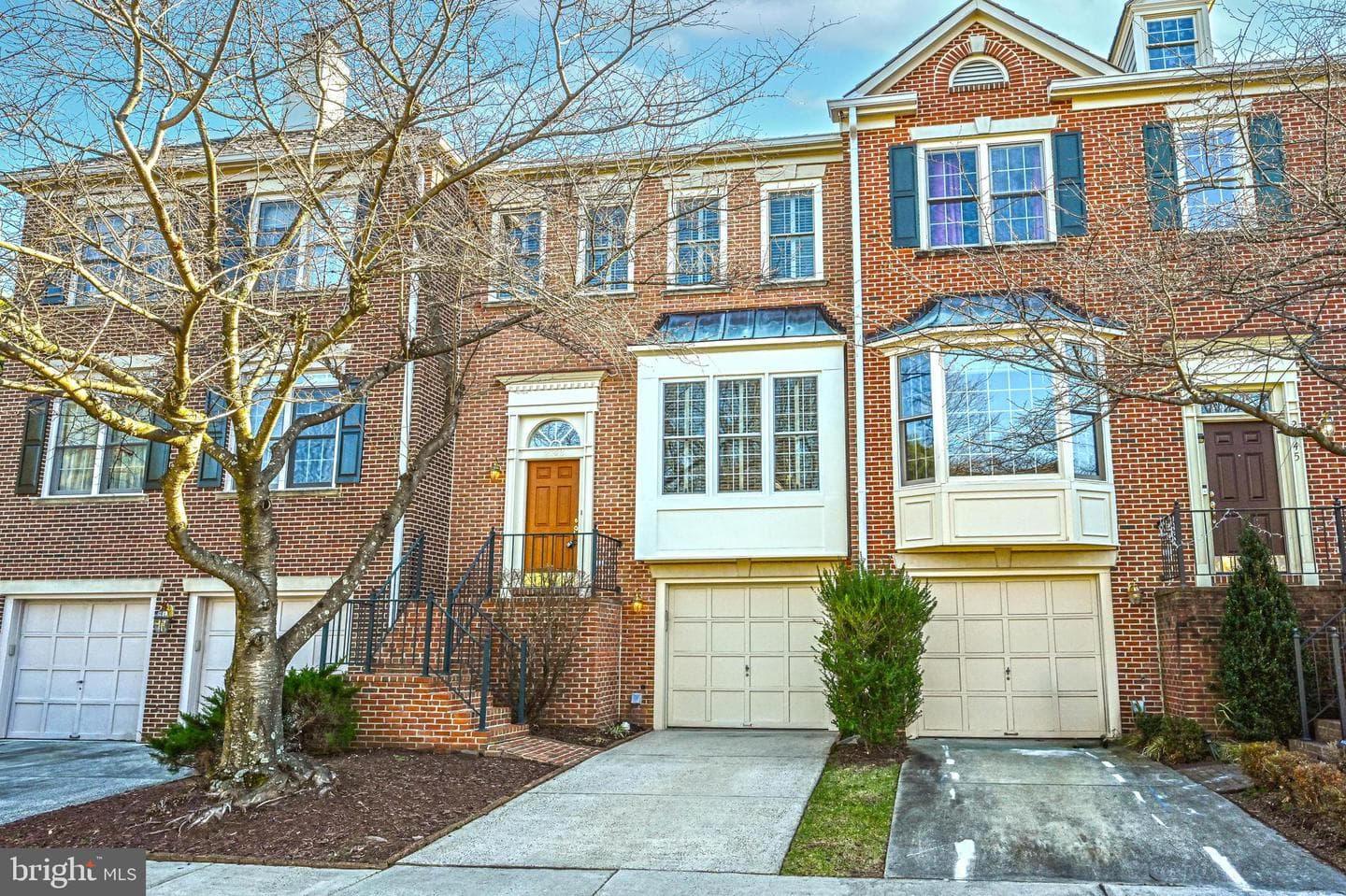 2143 Wolftrap Court photo 1