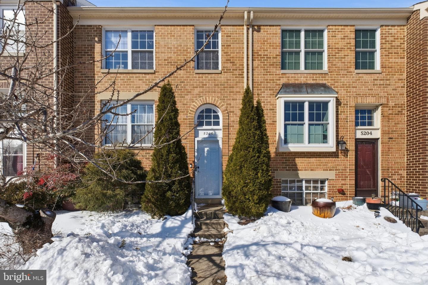 5206 Leeward Lane photo 1