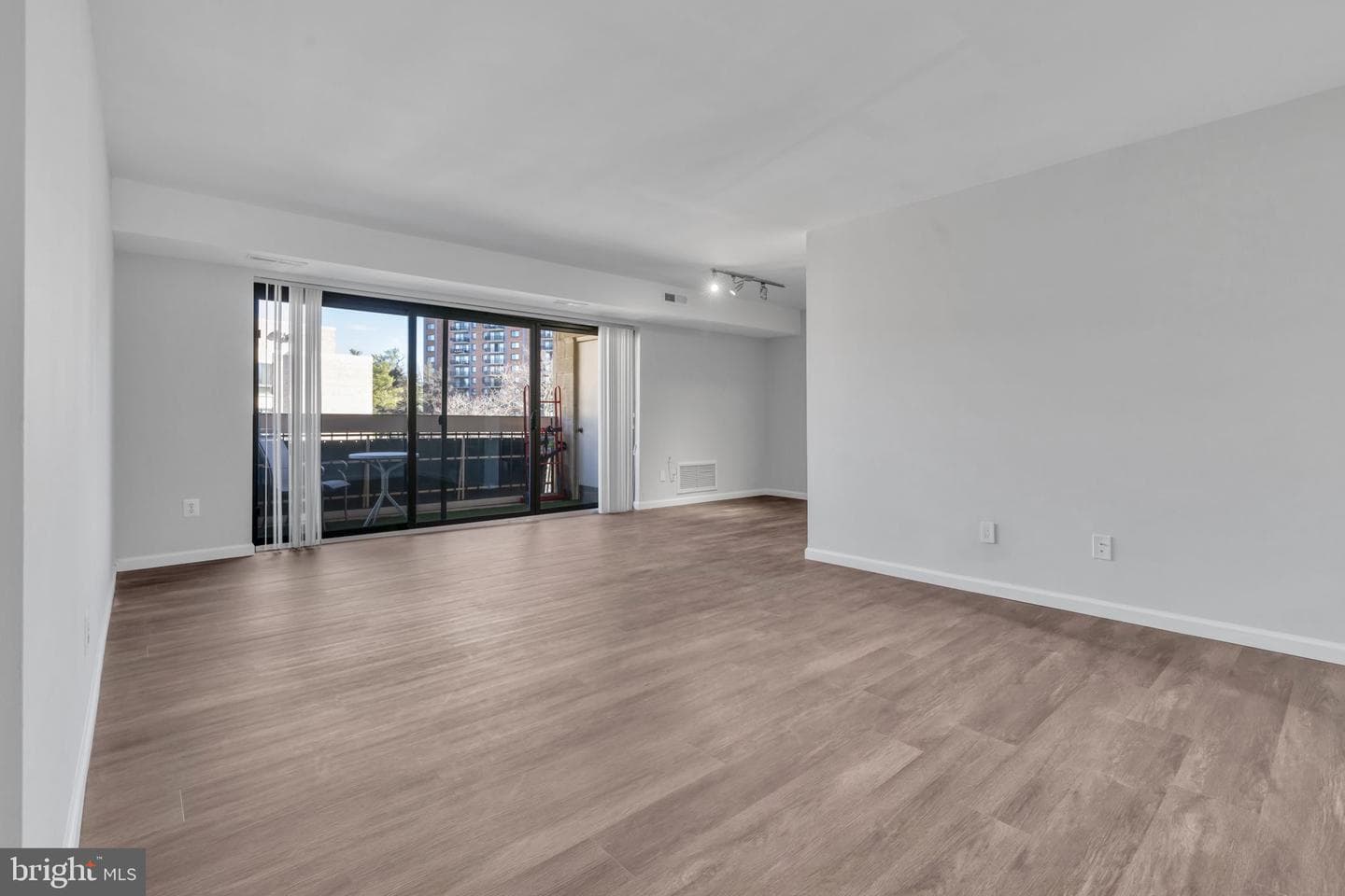 6141 Leesburg Pike #504