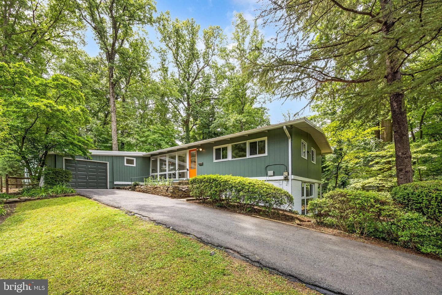 3419 Fiddlers Green