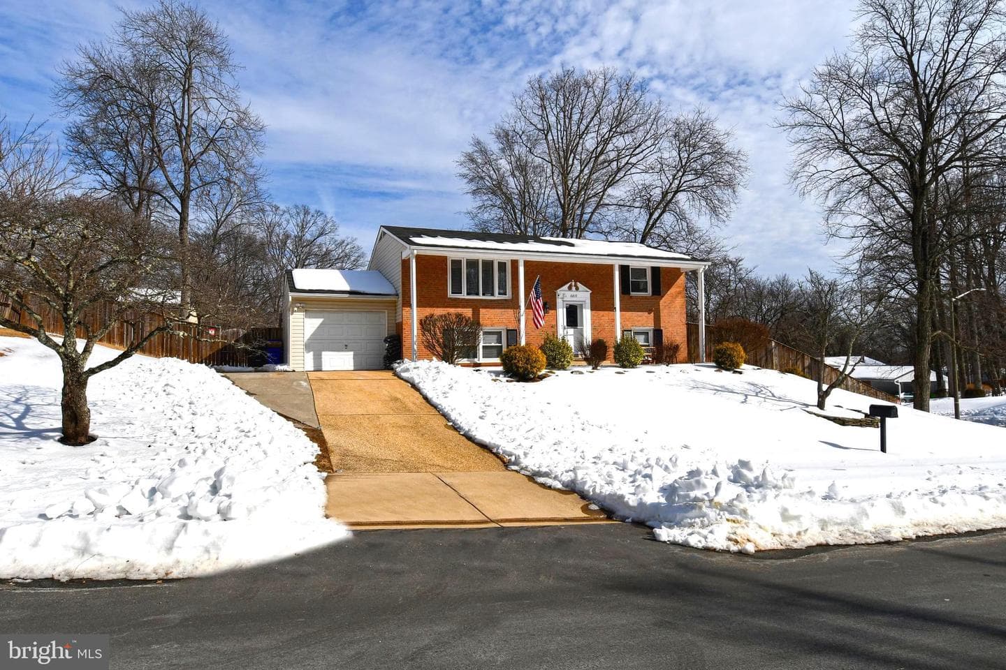 6819 Lavant Drive photo 1