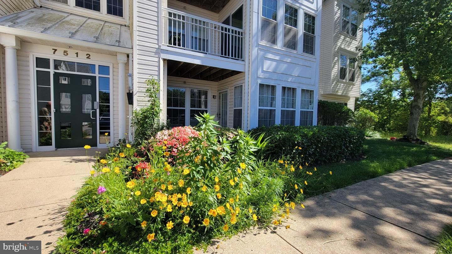 7512 Snowpea Court #d photo 1