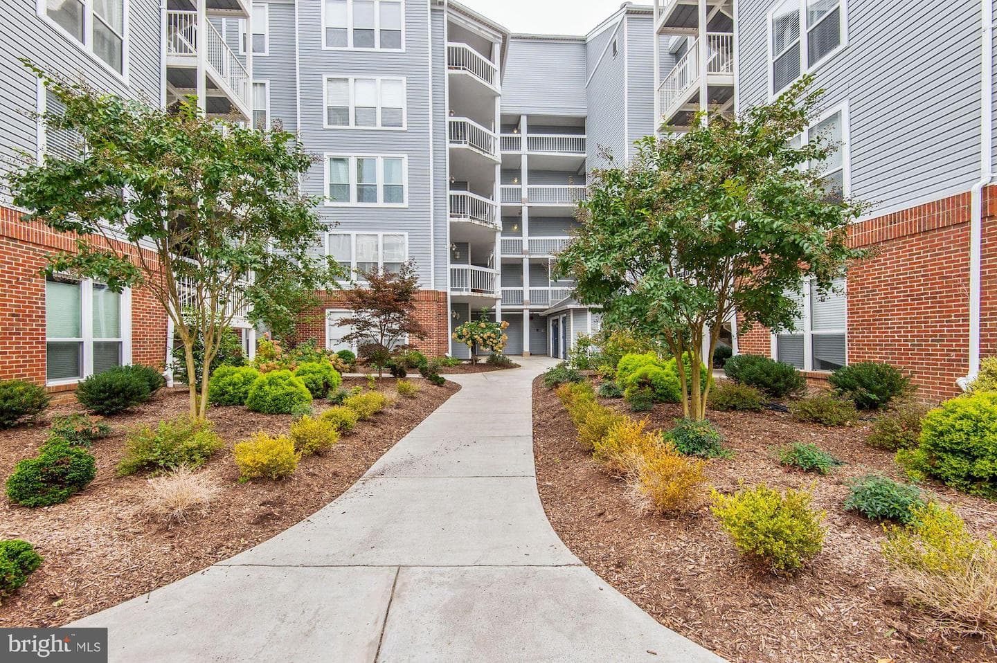3179 Summit Square Drive #2-B6 photo 1