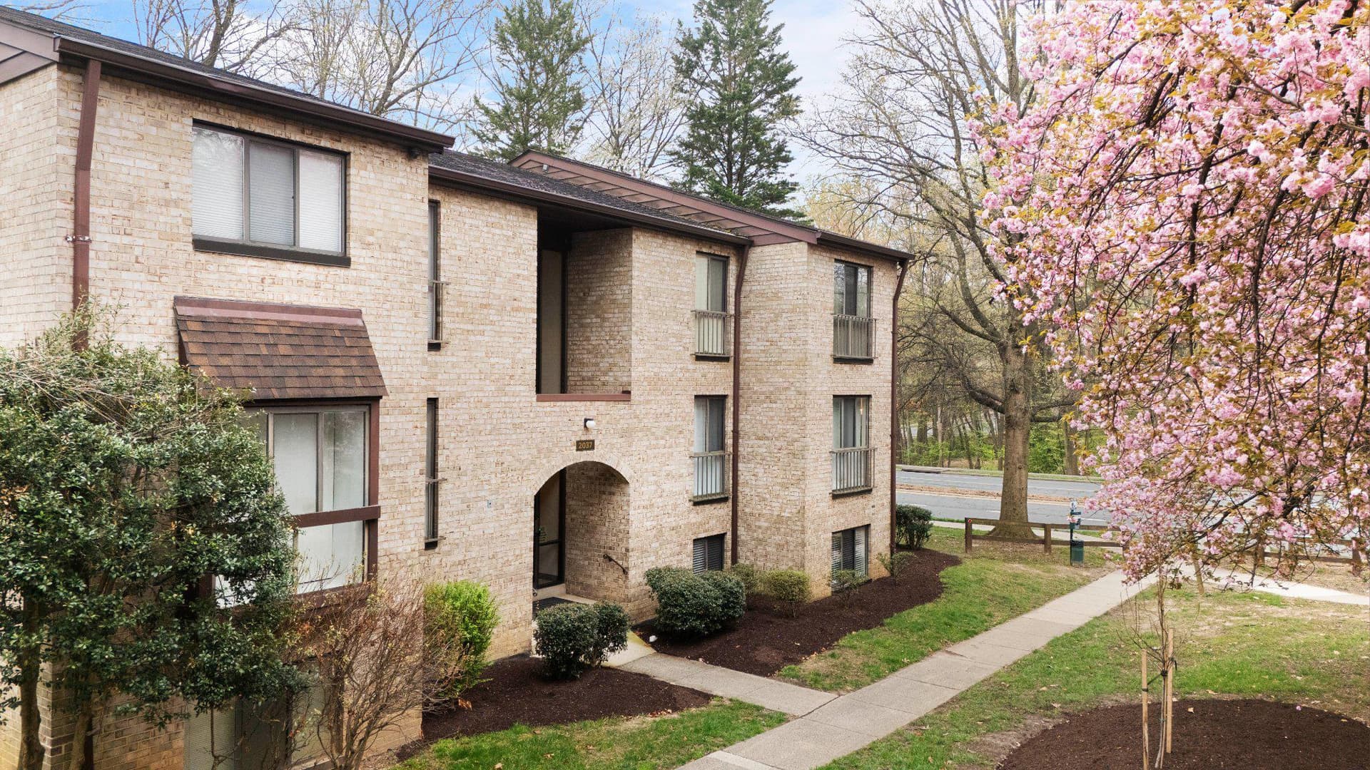 2037 Royal Fern Court #47/2c, Reston
