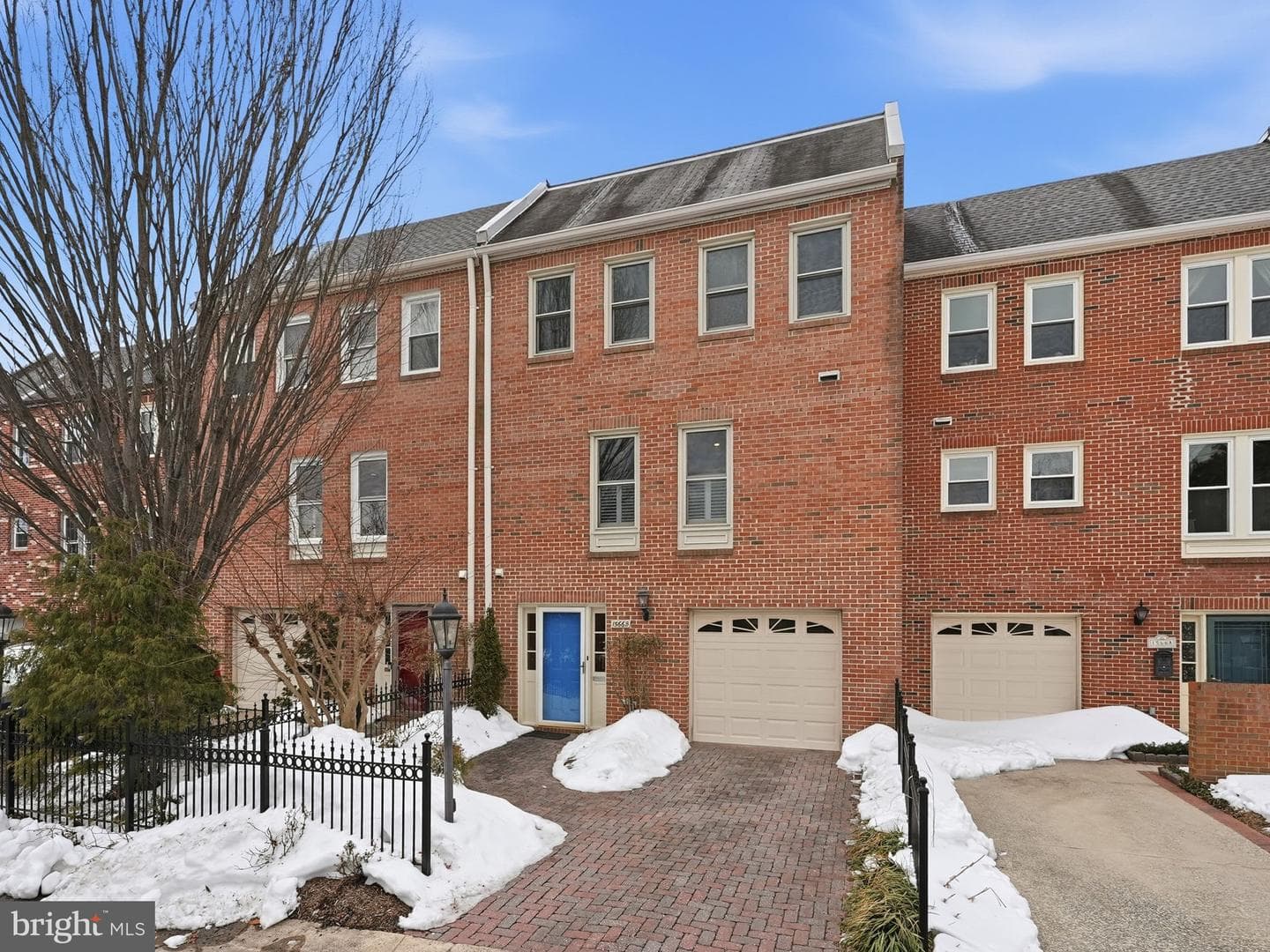 1566 Westmoreland Street photo 1