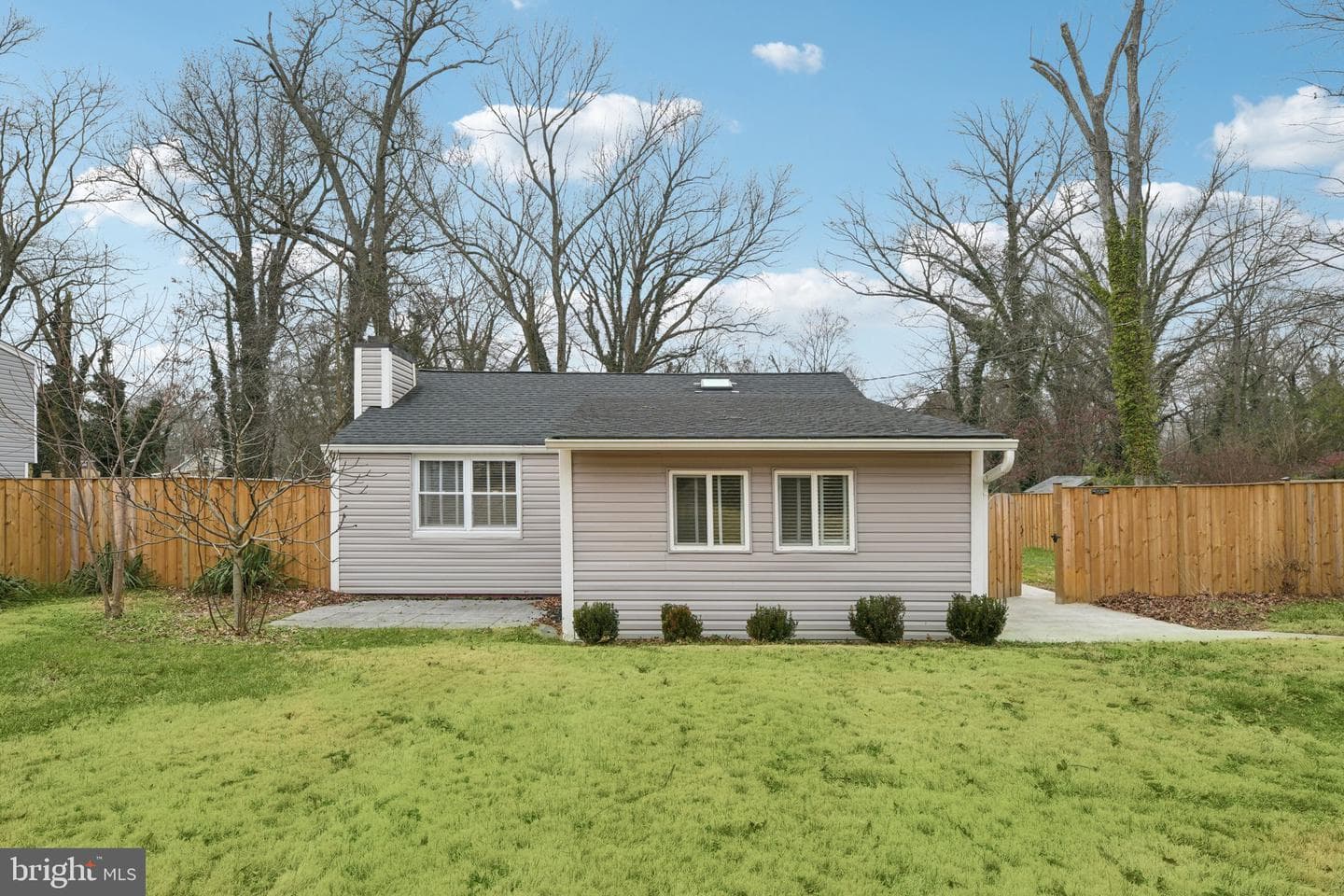 8422 Woodlawn Street photo 1