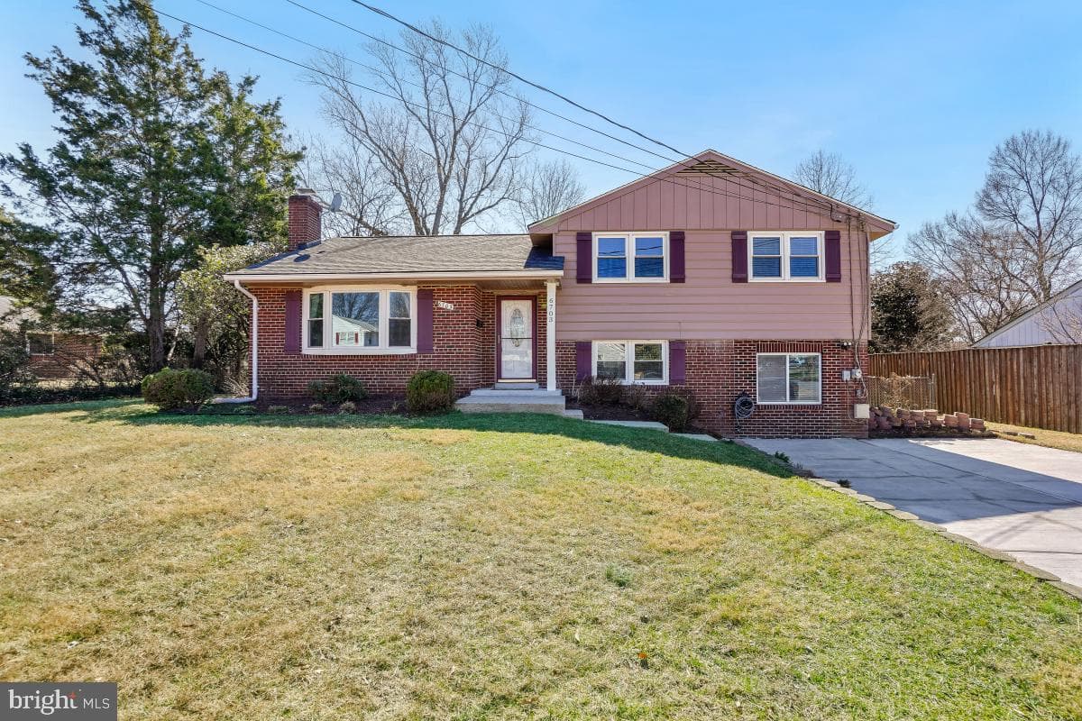 6703 Anders Terrace photo 1