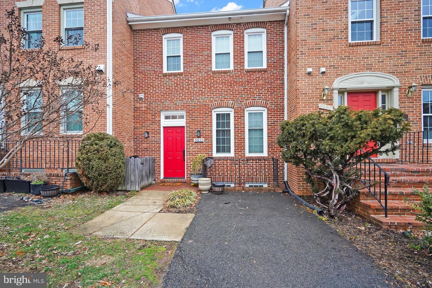 5922 Munson Court photo 1