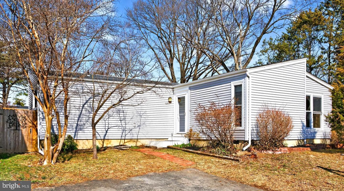 7204 Lavender Lane photo 1