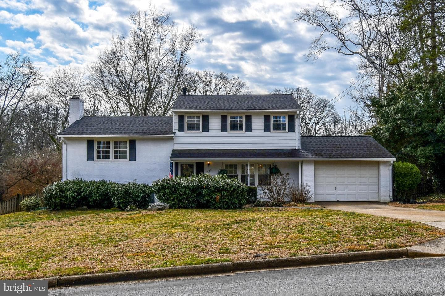 823 Neal Drive photo 1