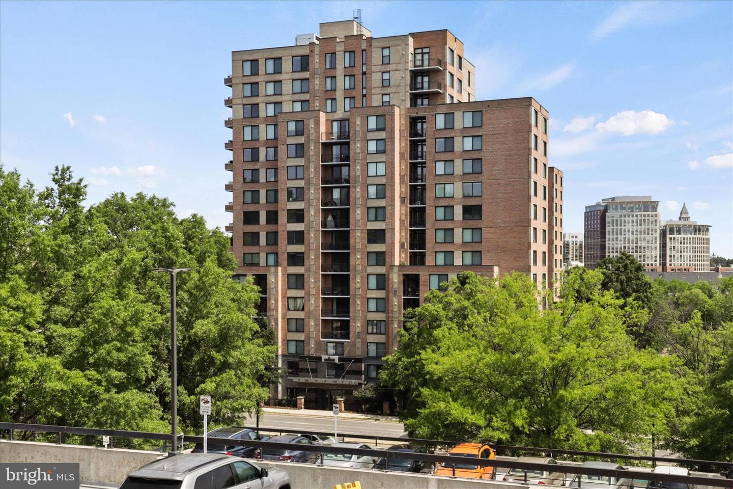 2451 Midtown Avenue #819