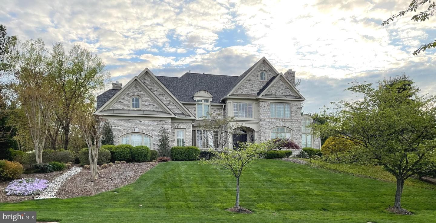 1156 Fieldview Drive photo 1