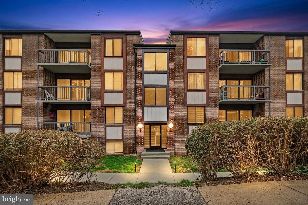 9704 Kingsbridge Drive #304 photo 1