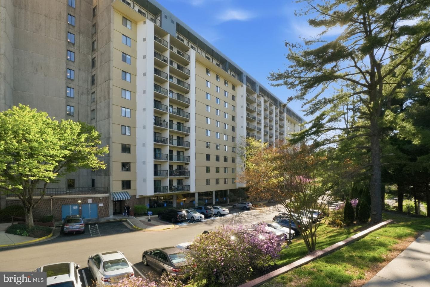 3800 Powell Lane #311 photo 1