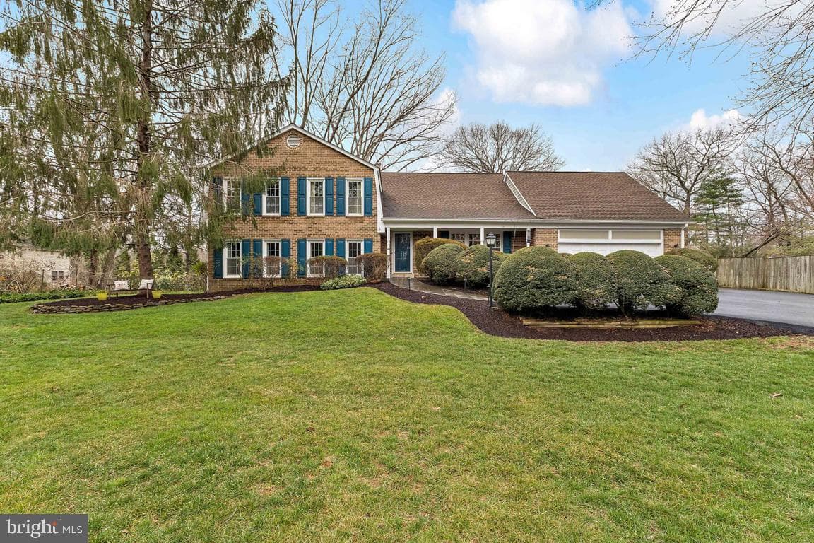 2698 Linda Marie Drive photo 1