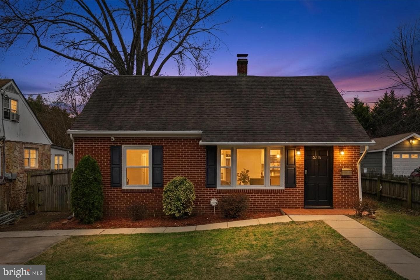 3215 Memorial Street photo 1