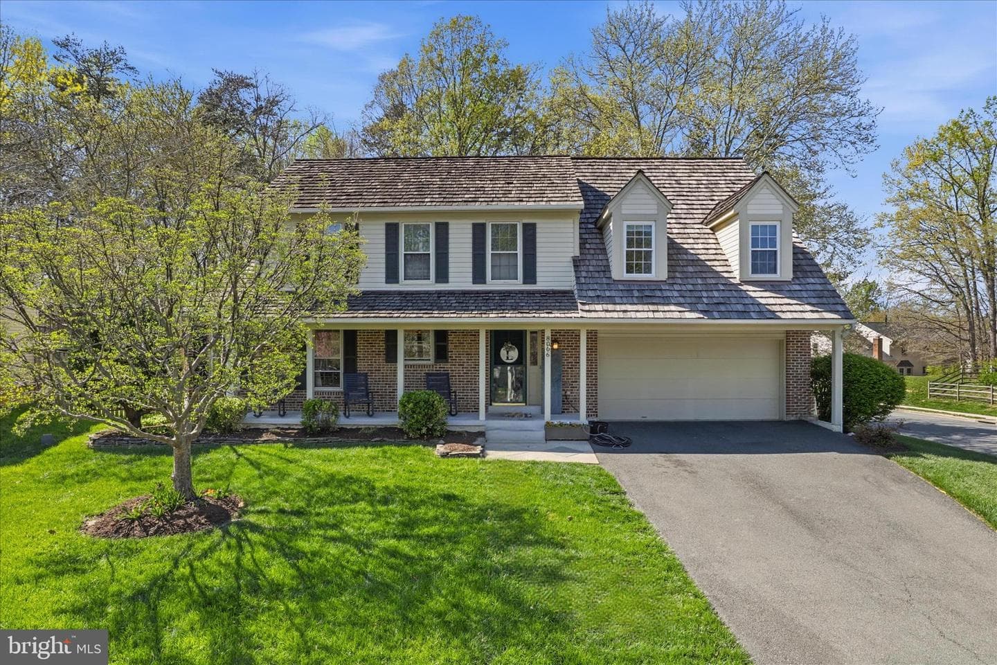8006 Oak Hollow Lane photo 1