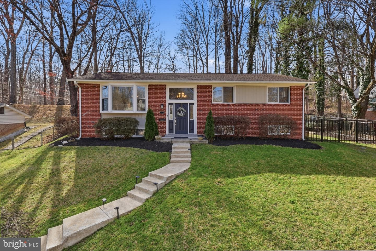 5613 Eastbourne Drive photo 1